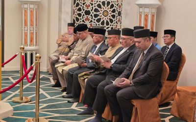 Majlis selawat tanda Bilik Rambut Mulia Nabi SAW dibuka.